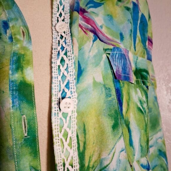 Chico's Vibrant Green and Blue Button-Down Shirt Size 2 (L) - Picture 9 of 10